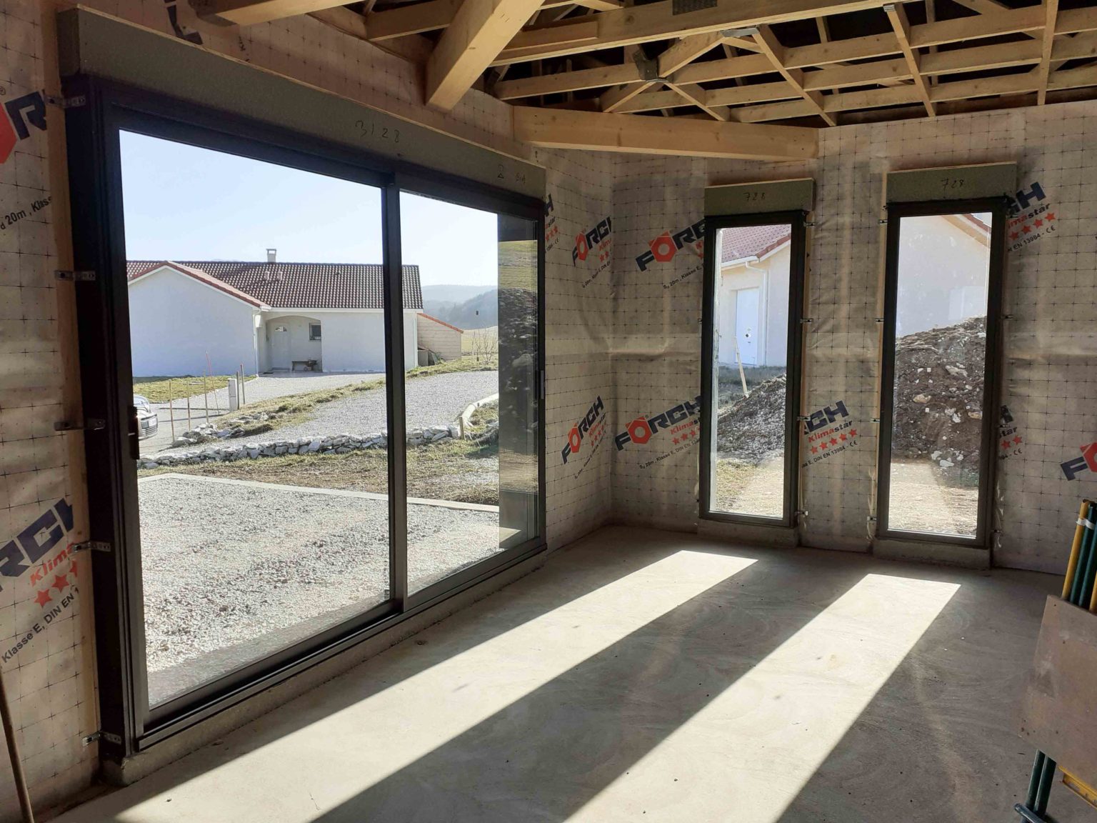 fabrication fenêtres alu et pvc maison moderne avec baie vitrée